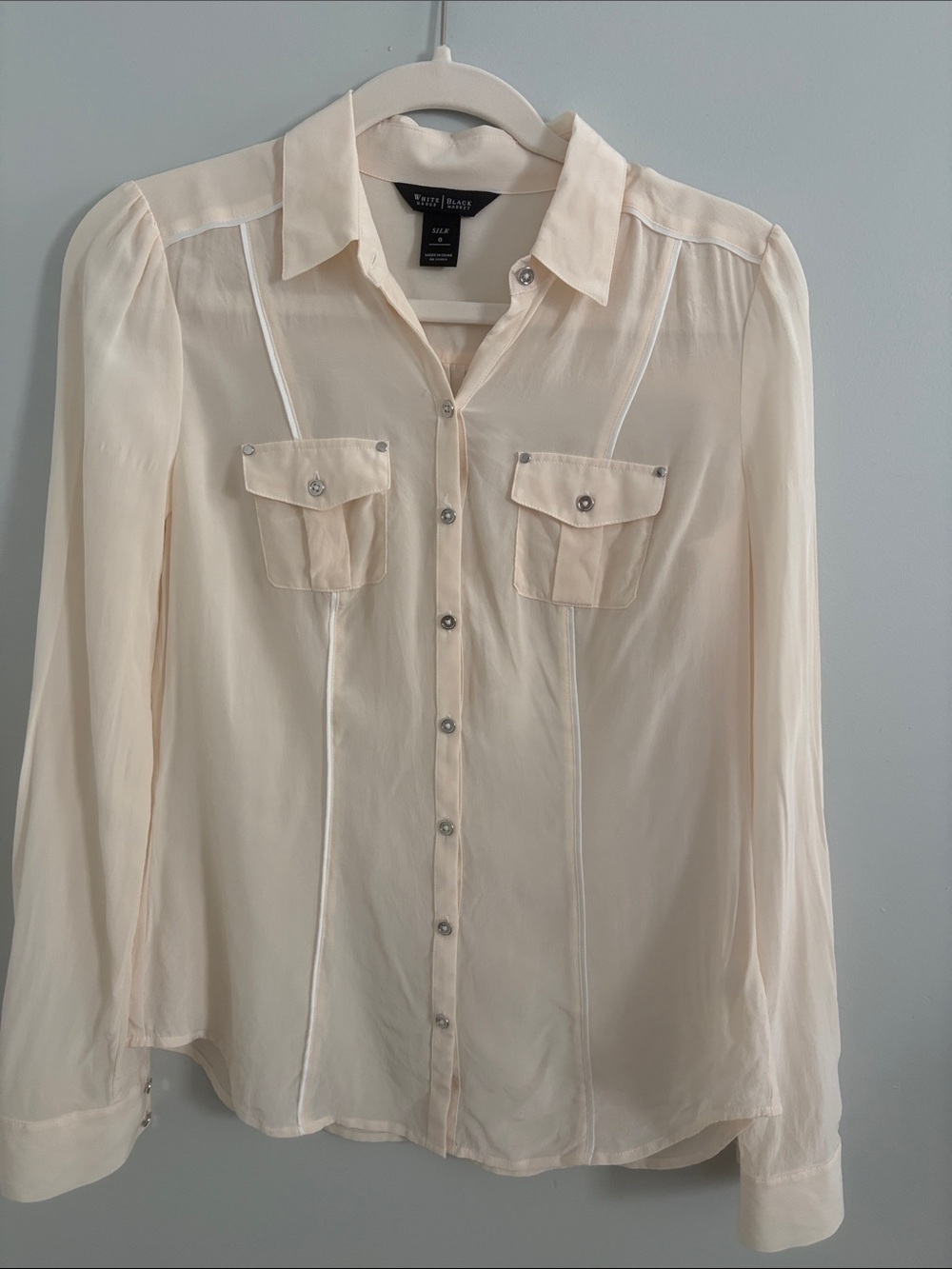 White House Black Market women’s creamy White Silk Button Up Blouse Size 0 XS